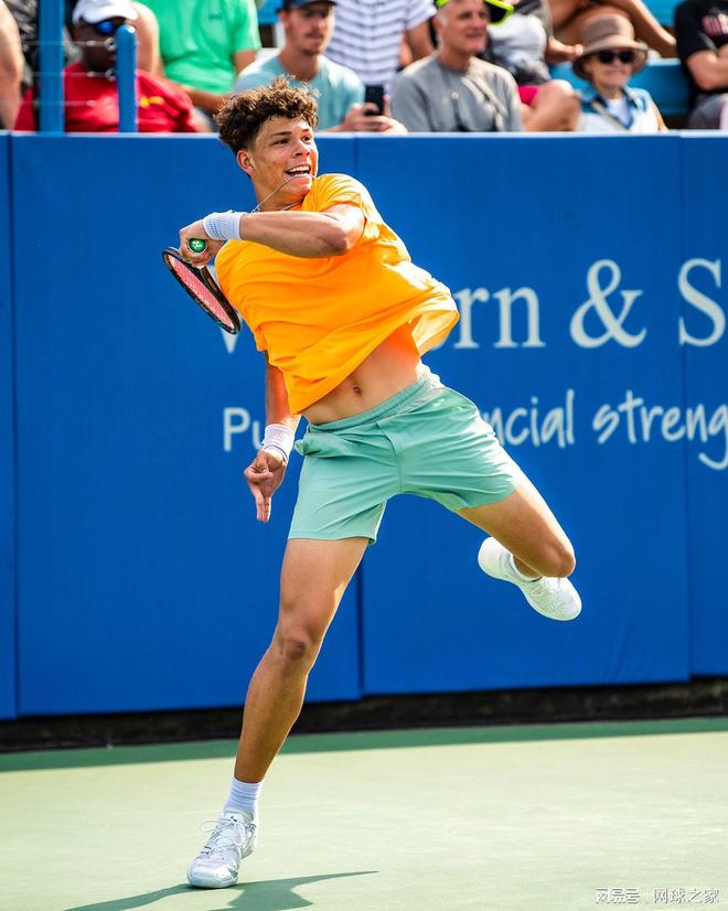 中国足球职 中国足球职